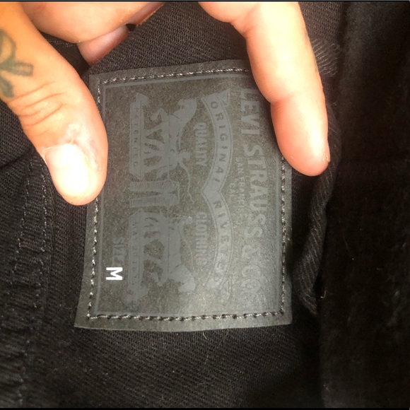 Levi’s black jacket - Picture 7 of 8